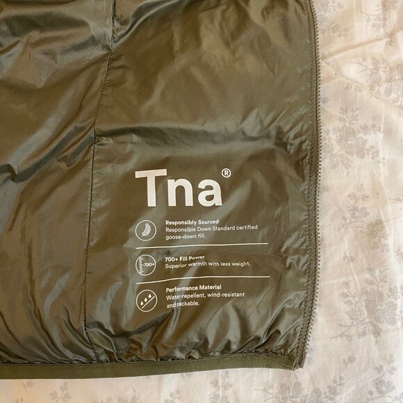 TNA green vest - the little puff packable - Picture 6 of 6